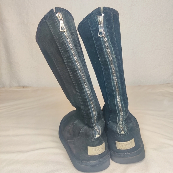 Women's Black Ugg Boots - Picture 5 of 13